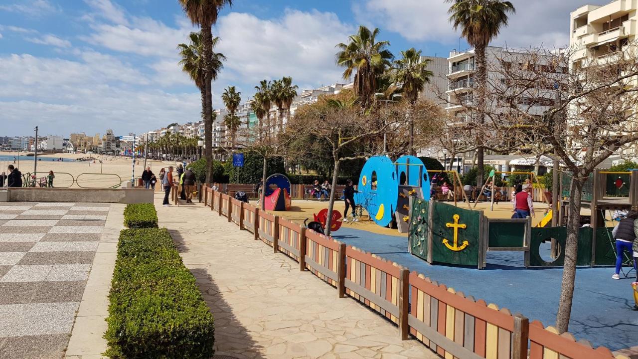 Apartamento 布拉内斯 外观 照片